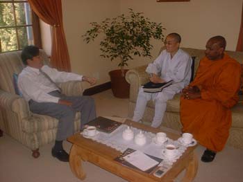 2005.10.10 - Discussion with High Commissioner of Thailand at  his office in pretoria.jpg